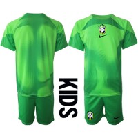 Camisa de time de futebol Brasil Goleiro Replicas 2º Equipamento Infantil Mundo 2022 Manga Curta (+ Calças curtas)